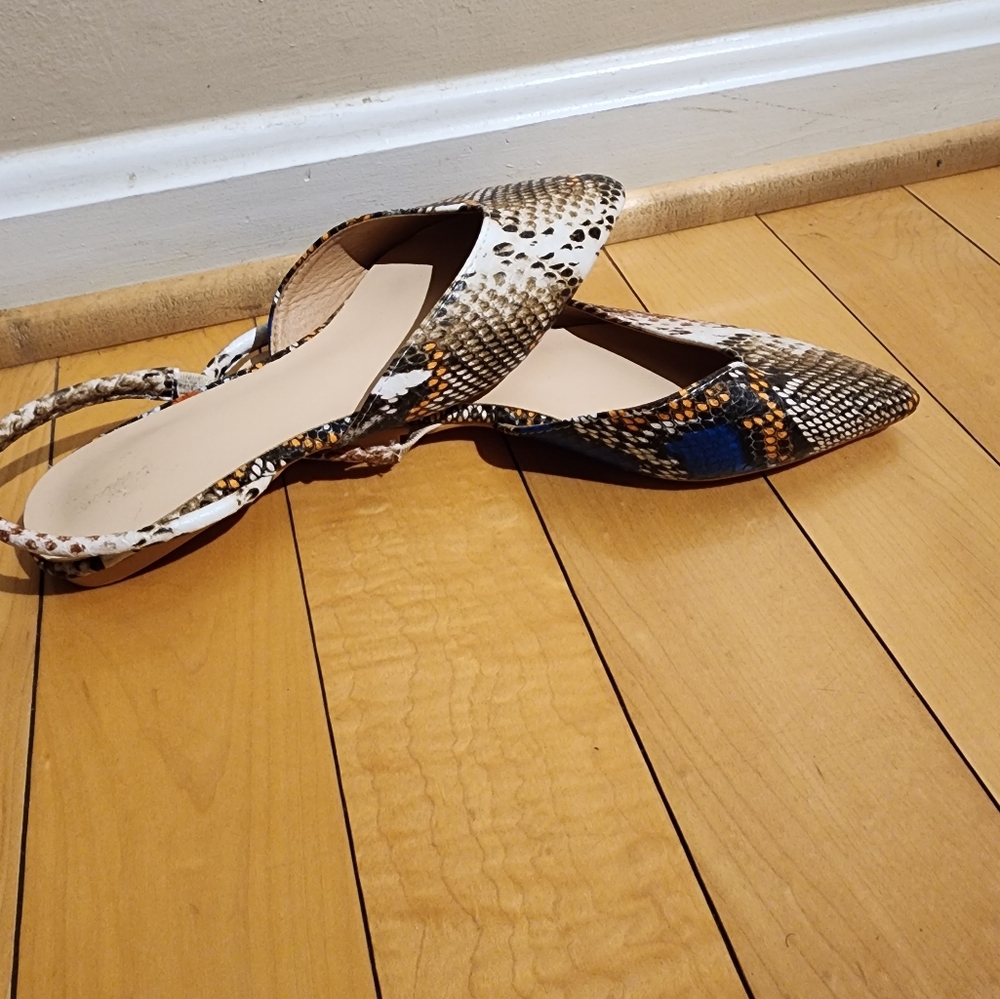 Stylish Snakeskin Pattern Flats - image 4